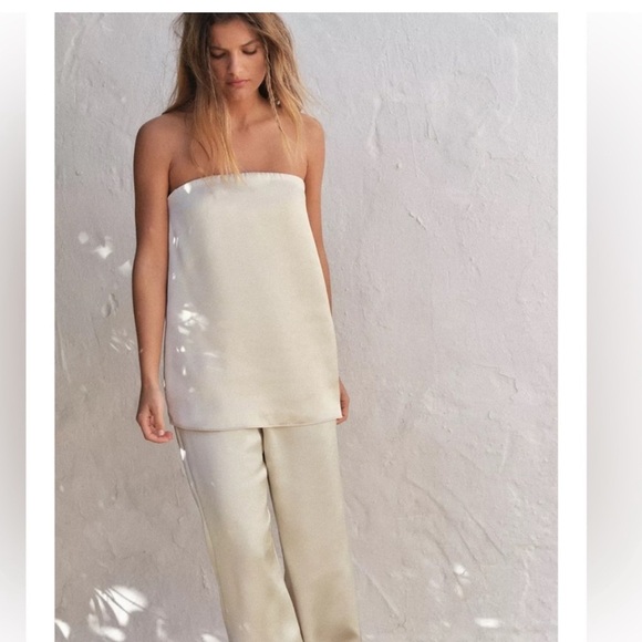 NWT ZARA BLOGGER FAV satin Top size L and XL
🚨PRICE FIRM NO DISCOUNT - Picture 13 of 16